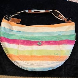 Ladies Coach bag with small change purse/ 3 inside pockets/ 1 outside pocket